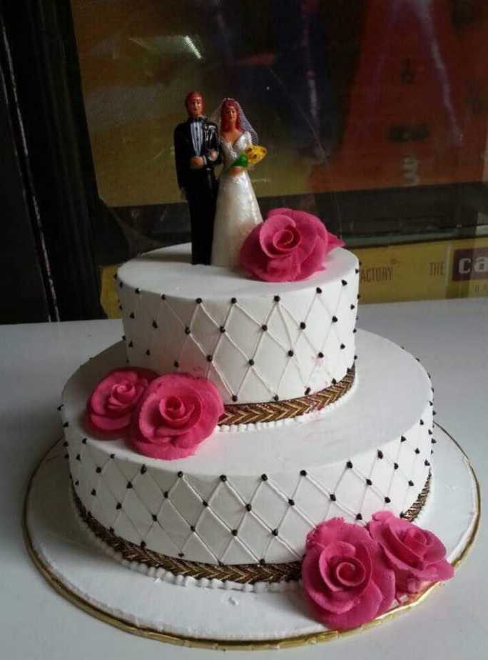 Premium RED N White Velvet Cake